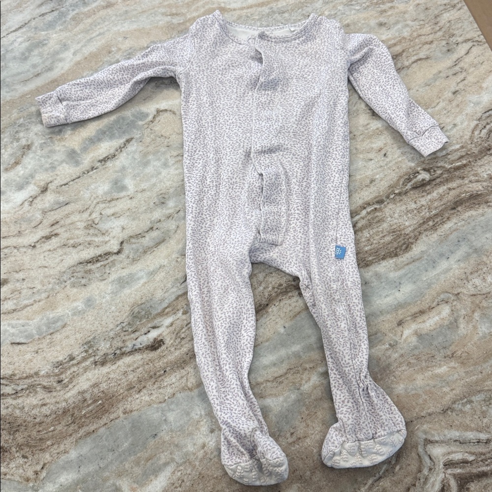 Magnetic me lilac print organic cotton footie size 12-18m
